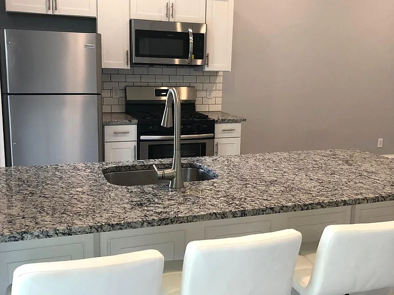 214 Green St #1 — Photo 7