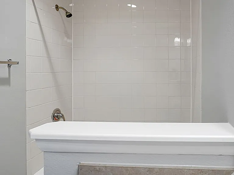 273 Alexandra Dr #11 — Photo 33