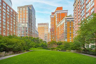 Rented by R New York