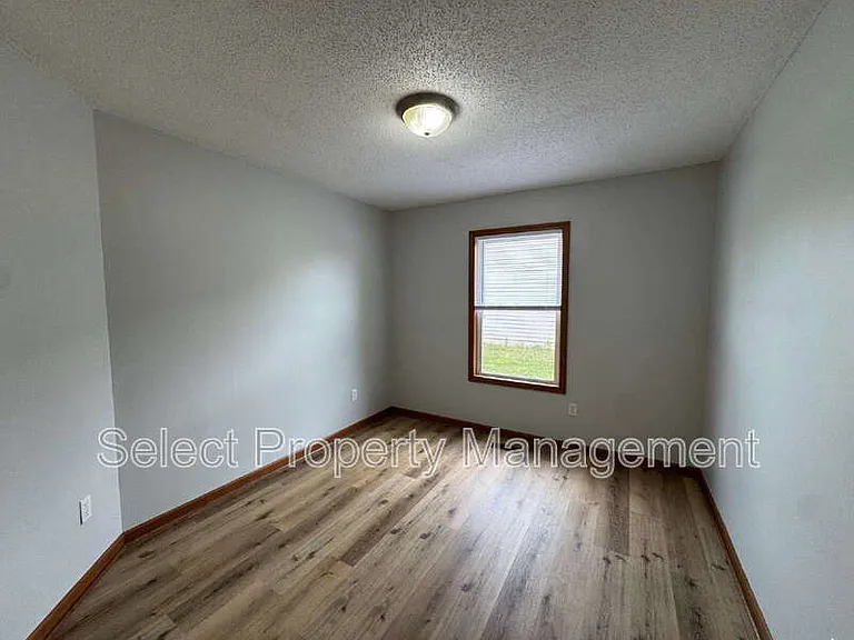 829 Willen Ln — Photo 9