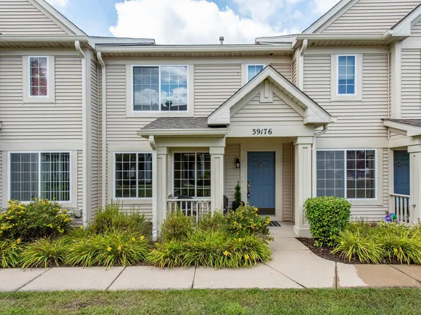 39176 Welsh Ln, Beach Park, IL 60083