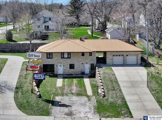 1221 N Spruce St, Wahoo, NE 68066