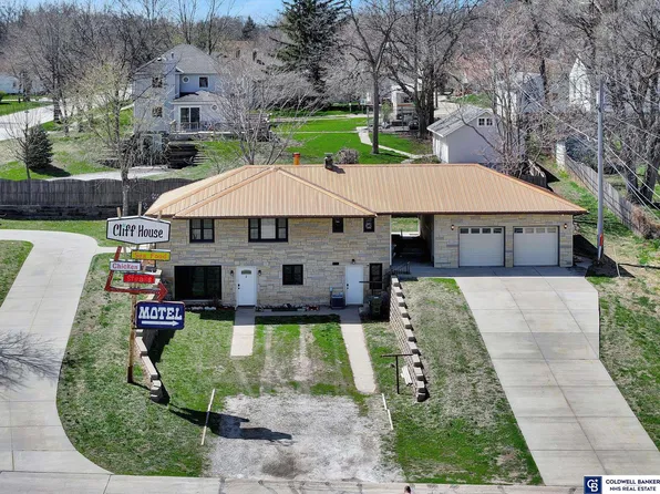 1221 N Spruce St, Wahoo, NE 68066