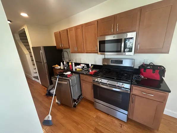 83 Hall St #2A, Waltham, MA 02453