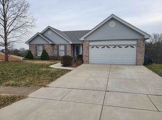 305 Coronation Dr, O'Fallon, MO 63366
