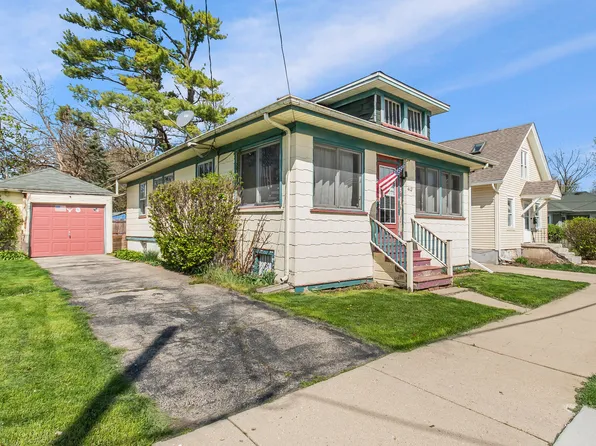 412 Jewett St, Elgin, IL 60123