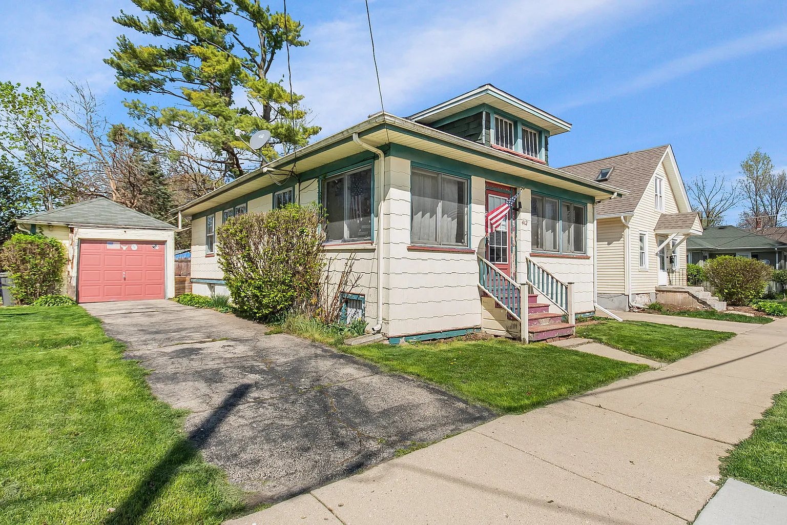412 Jewett St photo 1