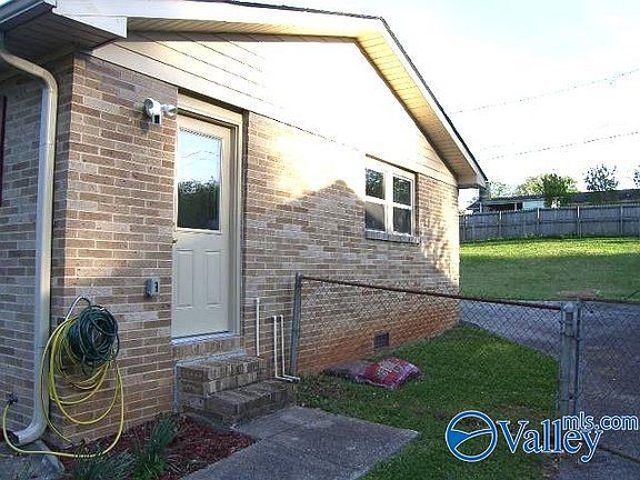 3rd image of 511 Harolds Dr NW