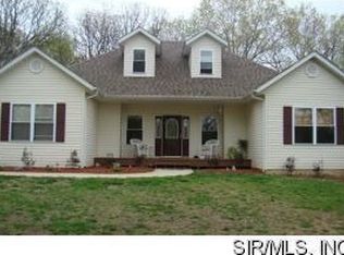 8512 Possum Hill Rd, Worden, IL 62097