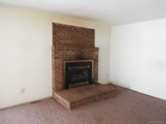 5th image of 568 Winter Park Dr