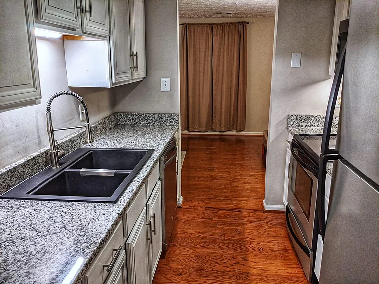 22382 Stablehouse Dr — Photo 6