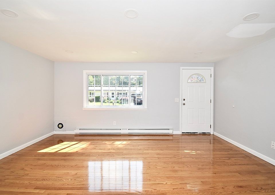 2nd image of 44 Thyme Ln