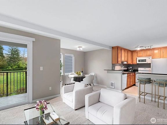 2nd image of 20318 Bothell Everett Hwy APT A204