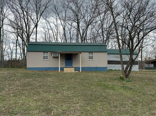 130 Clement St, Big Sandy, TN 38221