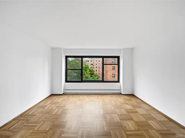 21-41 34th Avenue #7B, Astoria, NY 11106