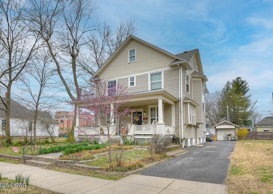 1st image of 1912 S Moffet Avenue
