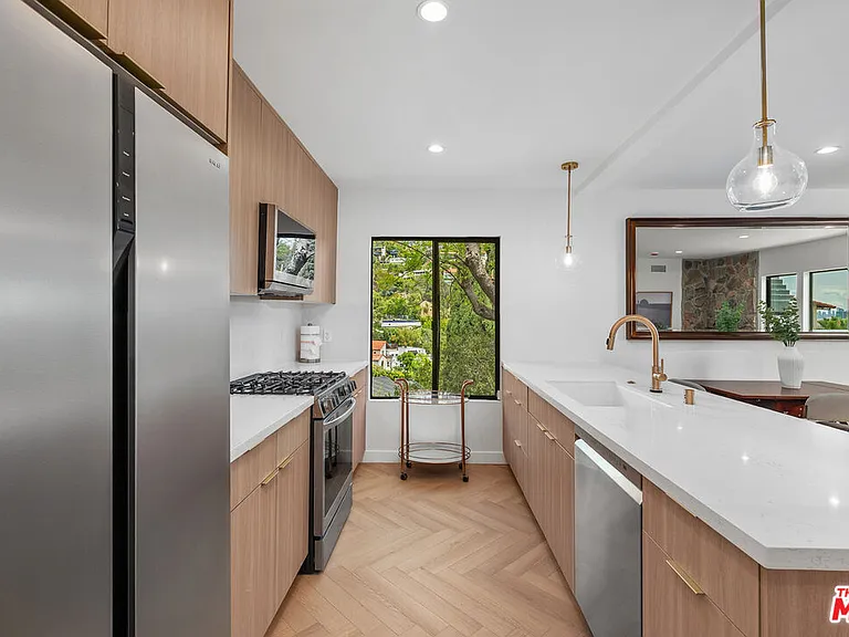 2045 Paramount Dr — Photo 10