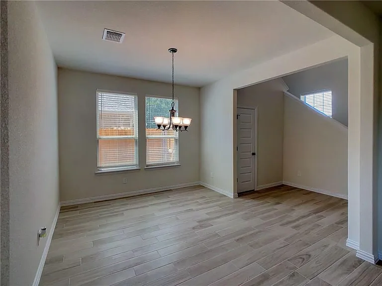 2304 La Mirada St — Photo 8