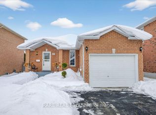 30 McVeigh Dr, Barrie, ON L4N7E3