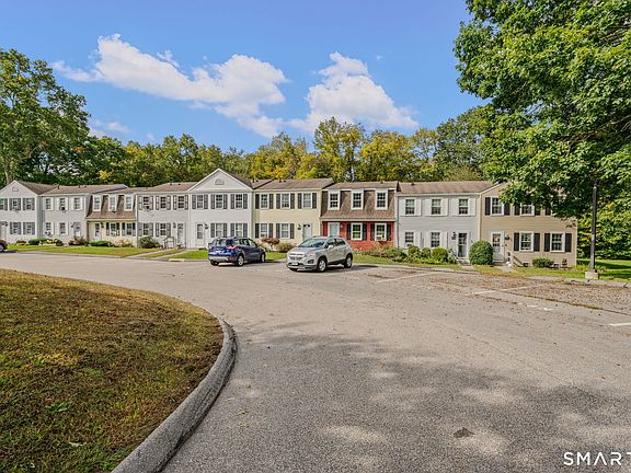 3rd image of 17 Lakeside Drive #R