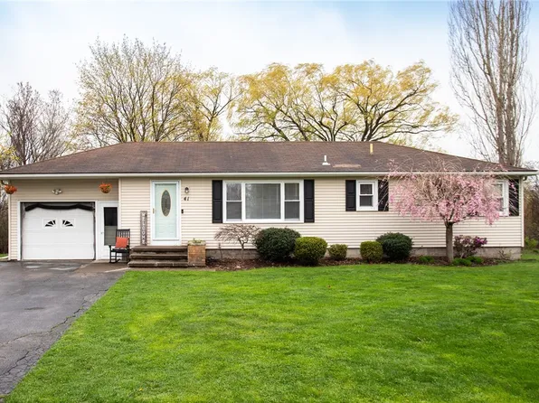 41 Crest Hill Dr, Rochester, NY 14624
