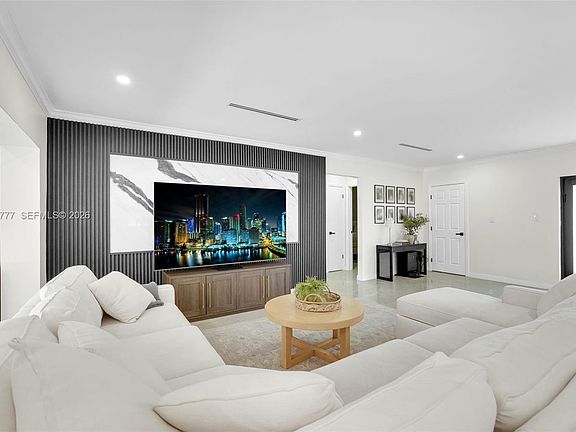 3rd image of 3411 Thomas St