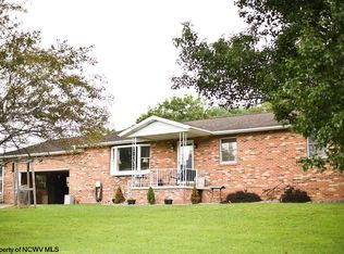 130 Dutchman Ln, Weston, WV 26452