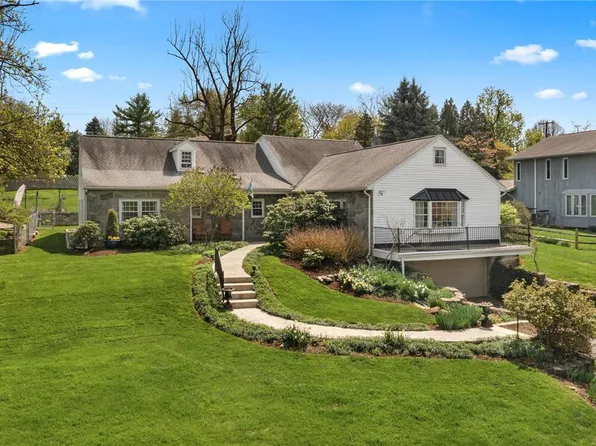 2120 Greenwood Rd, Allentown, PA 18103