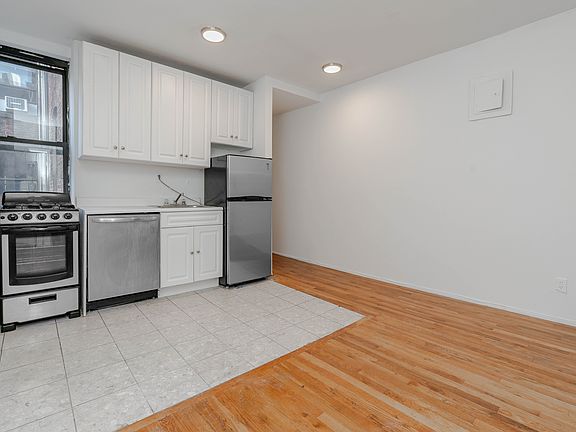 5th image of 141 W 10th St APT 16