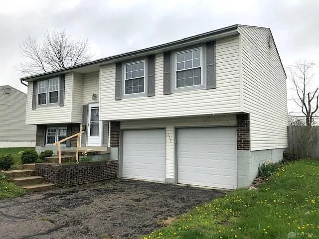 215 Eller Ave photo 1