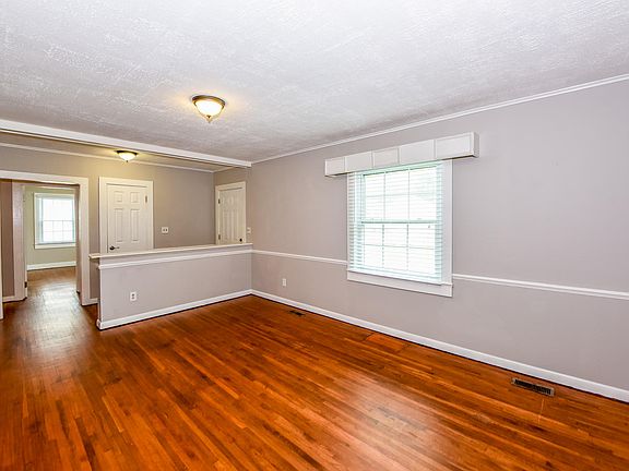 5th image of 140 Fairview Dr