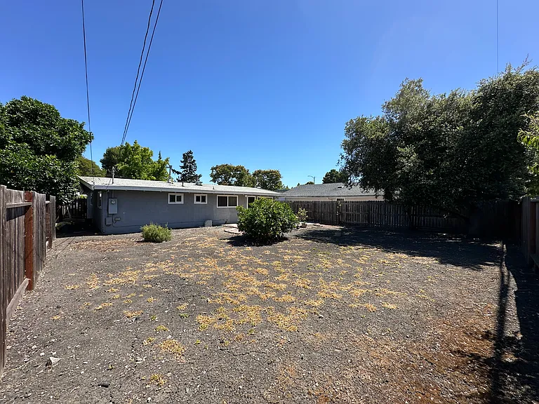 796 Lakehaven Dr — Photo 23