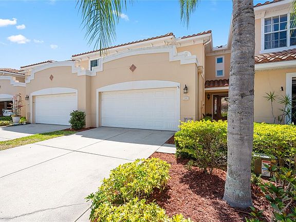 3rd image of 210 VALENCIA CIRCLE