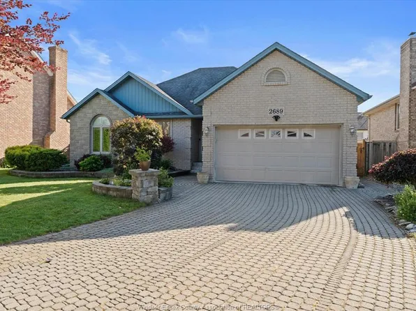 2689 Buttery St, Windsor, ON N9E 4L7