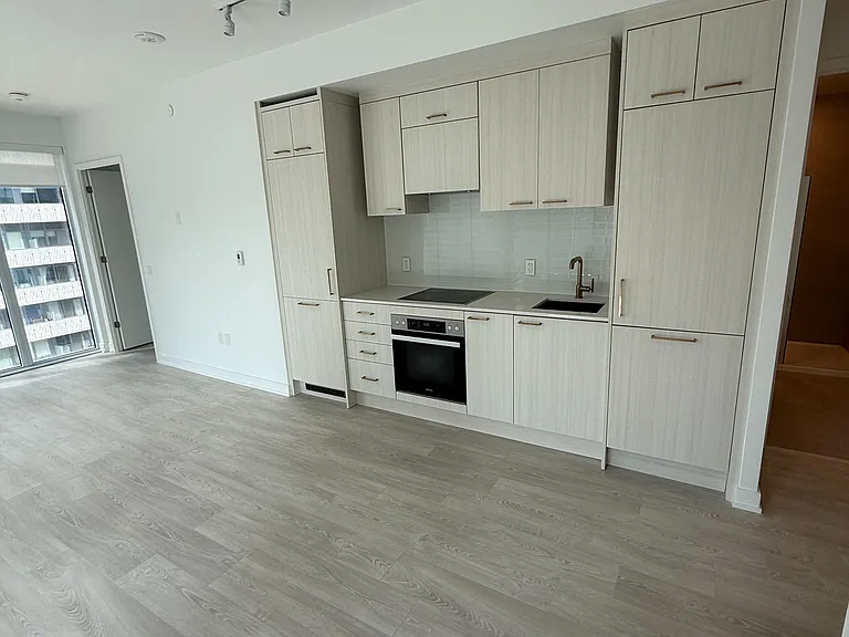 634 Church St #1010 — Photo 4