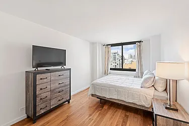 Rented by Nest Seekers International