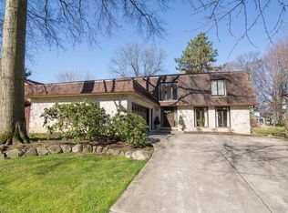 1624 Beethoven Dr, Westlake, OH