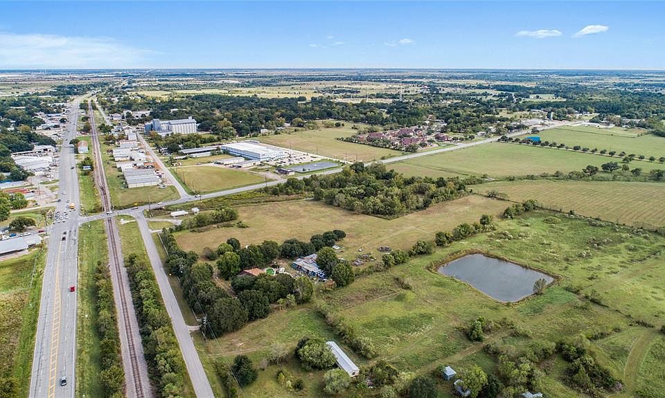 1st image of 41119 Highway 290 Business