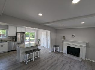 23849 Brookplace Ct, Farmington Hills, MI 48336