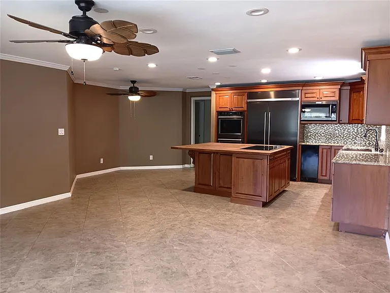 1302 Amble Ln — Photo 3