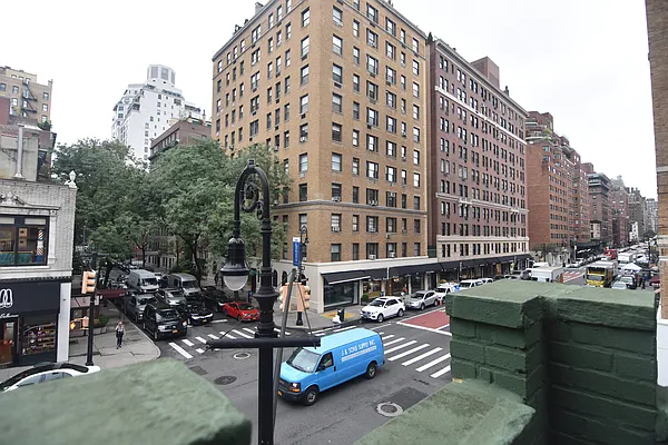 Rented by Bohemia Realty Group | media 11