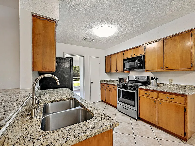 3707 Tarragona Ln — Photo 13