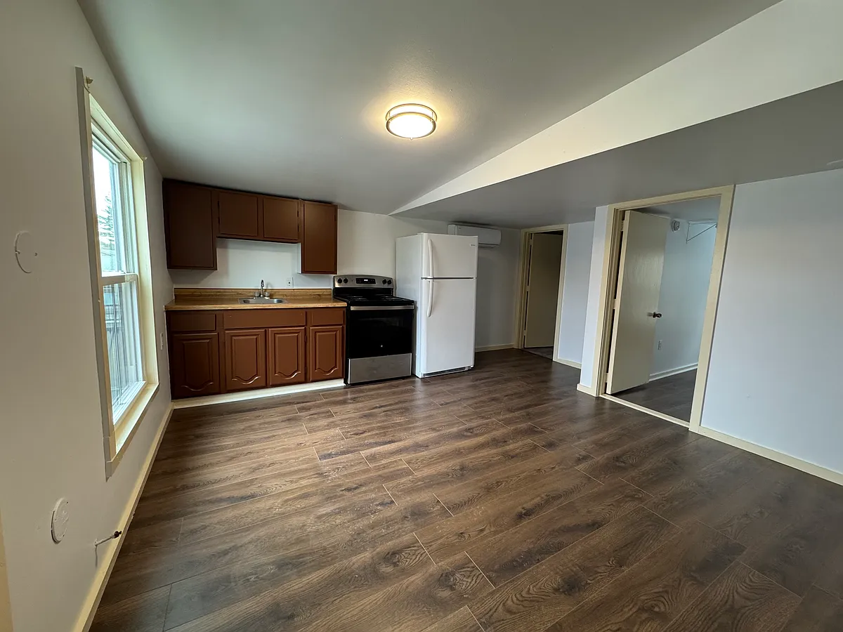 Building Photo - 307 E Bridge St #2R