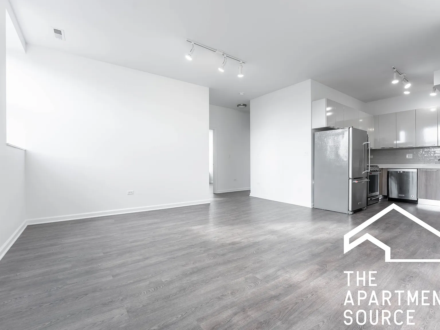3 bed, 1100 sqft, $3,795 — Photo 4
