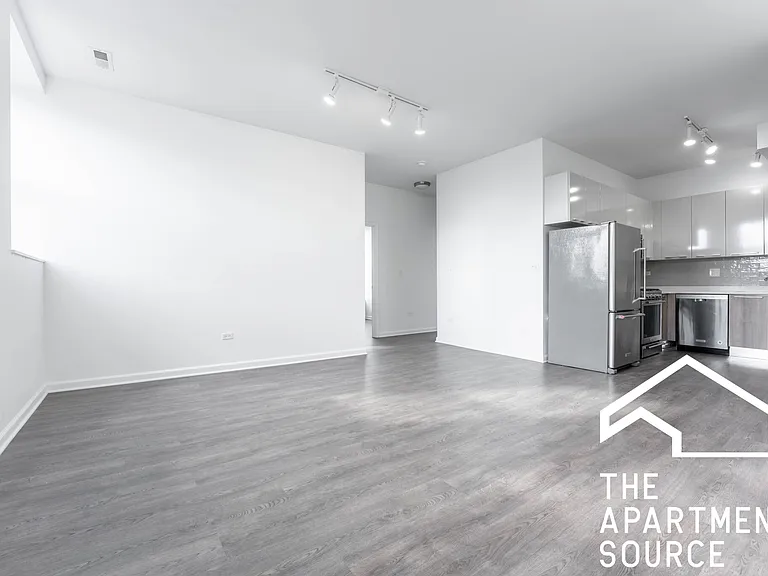 934 W Dakin St #301 — Photo 4