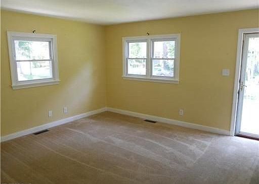4th image of 8227 Redwood Cir