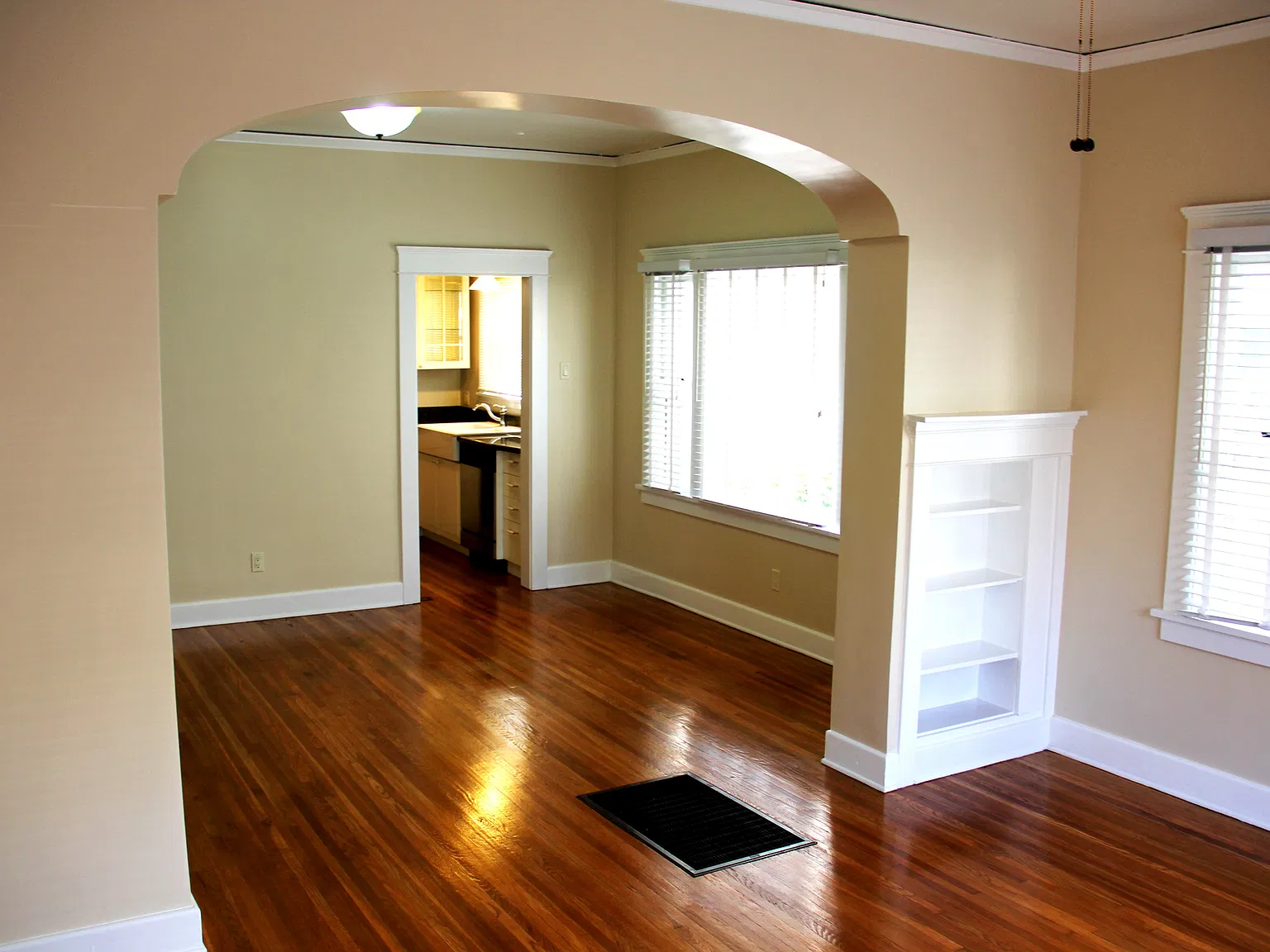 1 bed, 840 sqft, $2,700 — Photo 2