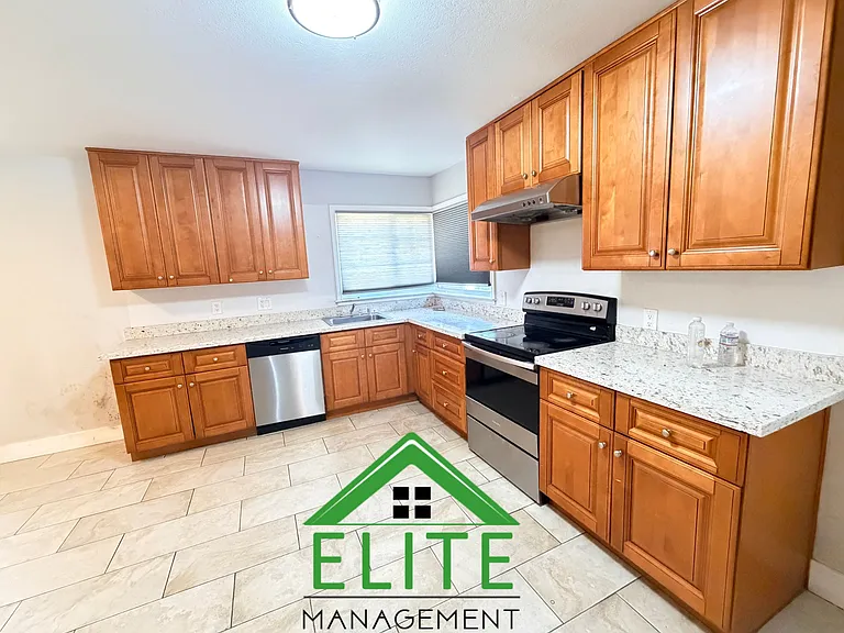 1701 Fruitridge Rd — Photo 5
