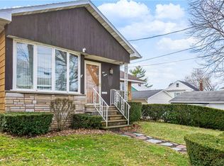 112 Winthrop Rd, Syracuse, NY 13206