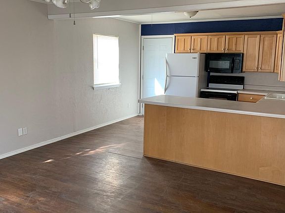 4th image of 1703 8th Ave